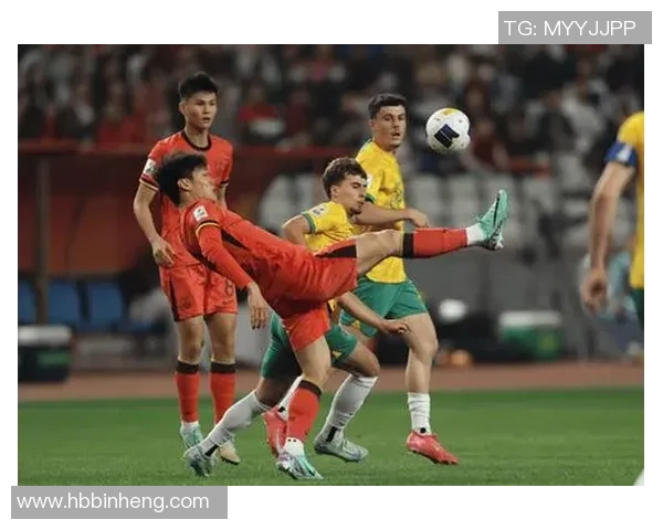 比利时足球硬汉球星驰骋绿茵展现铁血风采与不屈精神